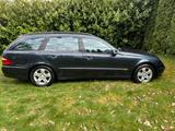 Mercedes-Benz E 280 T AVANTGARDE Avantgarde Leder Temp. Xenon  - blaue Mercedes-Benz E 280