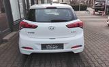 Hyundai i20 1.2 GO 8-fach 1-Hand - Hyundai i20 Go mit Benzin-Antrieb