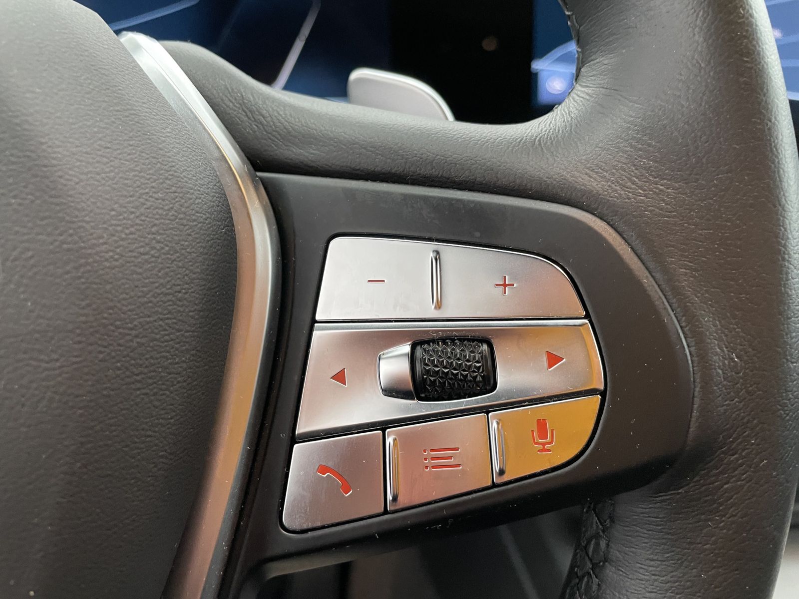 BMW 318d LED//SHZ/NAVI/STANDHEIZUNG/LENKRADHEIZUNG foto 19
