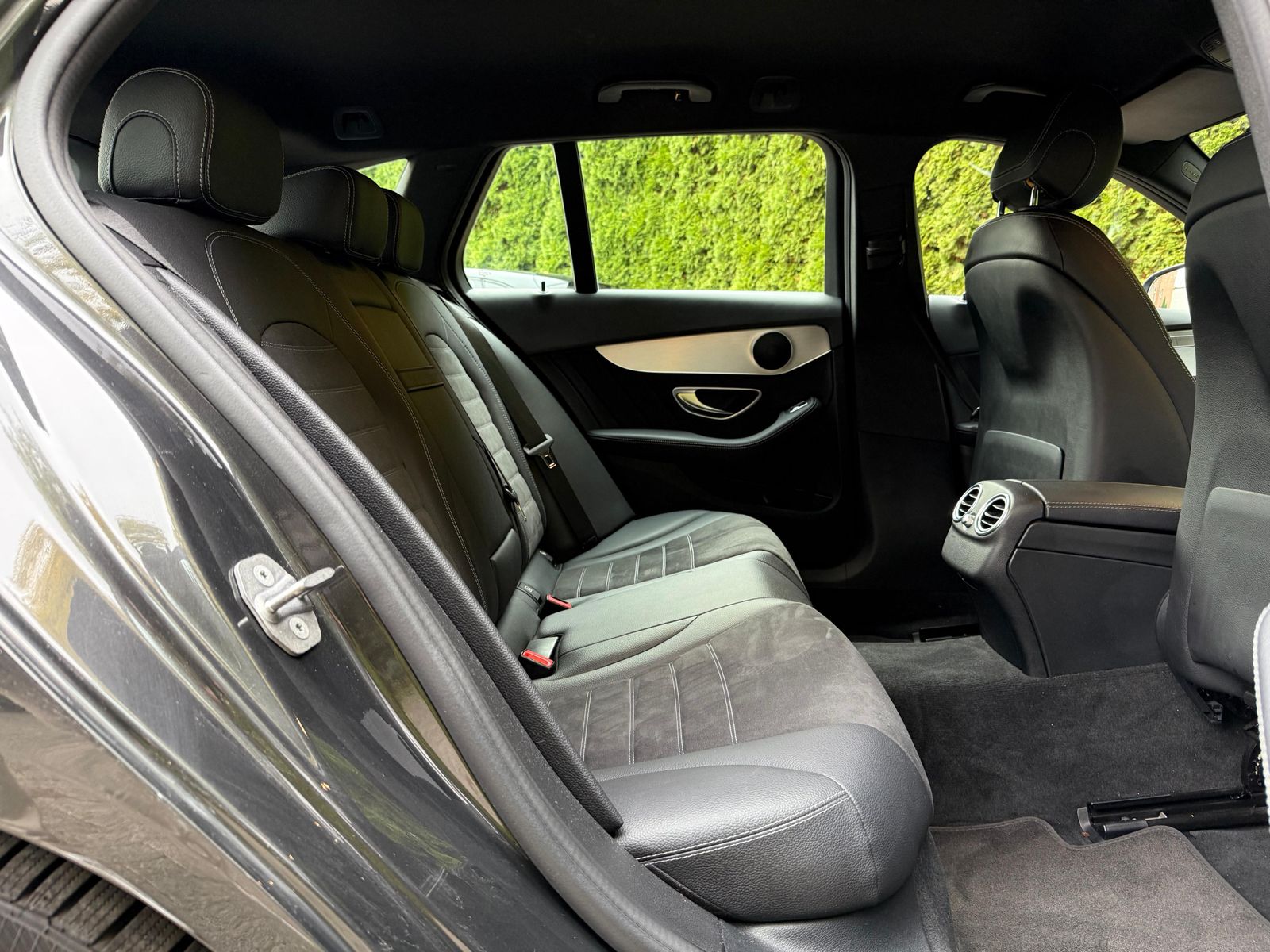 Fahrzeugabbildung Mercedes-Benz C 300 d Aut. AMG-Line LED+NAV+SHZ+DIST+KAM+PARK