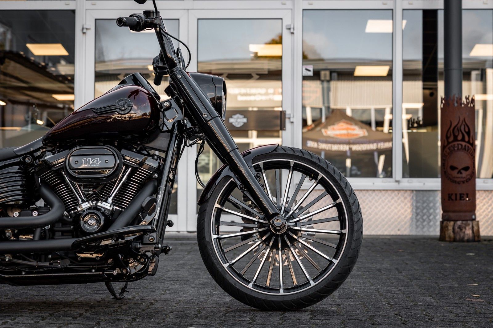 Fahrzeugabbildung Harley-Davidson FAT BOY FLFBS 114 MY24 - JEKILL&HYDE - CUSTOM