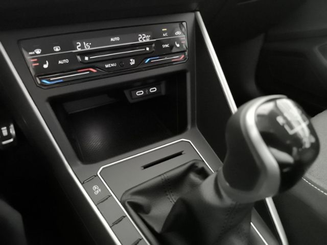 Fahrzeugabbildung Volkswagen Polo 1.0 TSI Move LED APP-CONNECT LANE-ASSIST CL