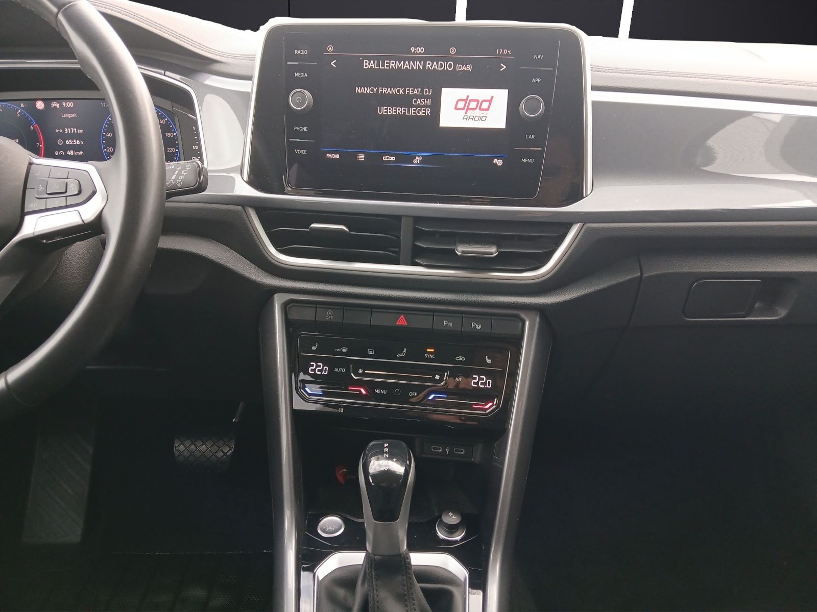 Fahrzeugabbildung Volkswagen T-Roc TSI Style Matrix AHK Kamera ACC Keyless Na