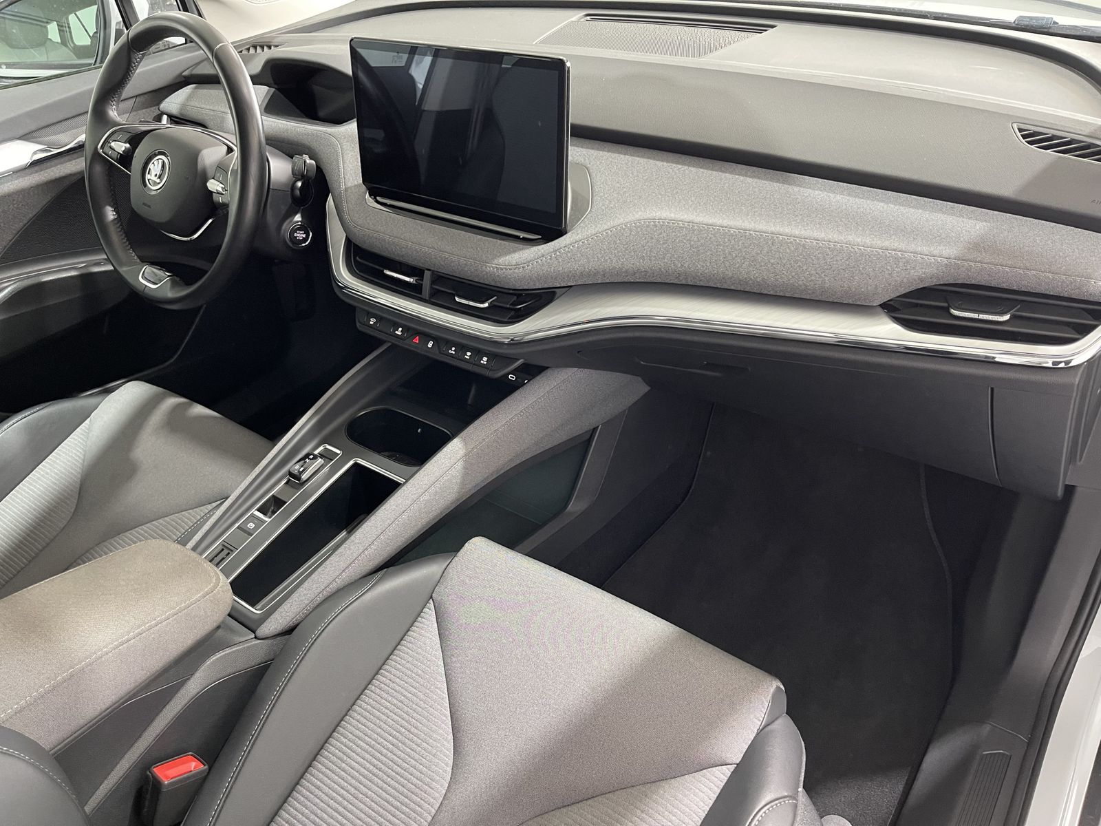 Fahrzeugabbildung SKODA Enyaq 60 Loft*LED*Cam*Spur*SHZ*Navi*