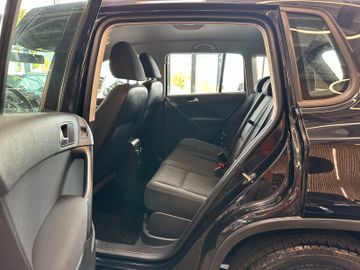 Volkswagen Tiguan *NAV*TEMPO*2-ZONEN*SitzHZ*PCD*TÜV 527*