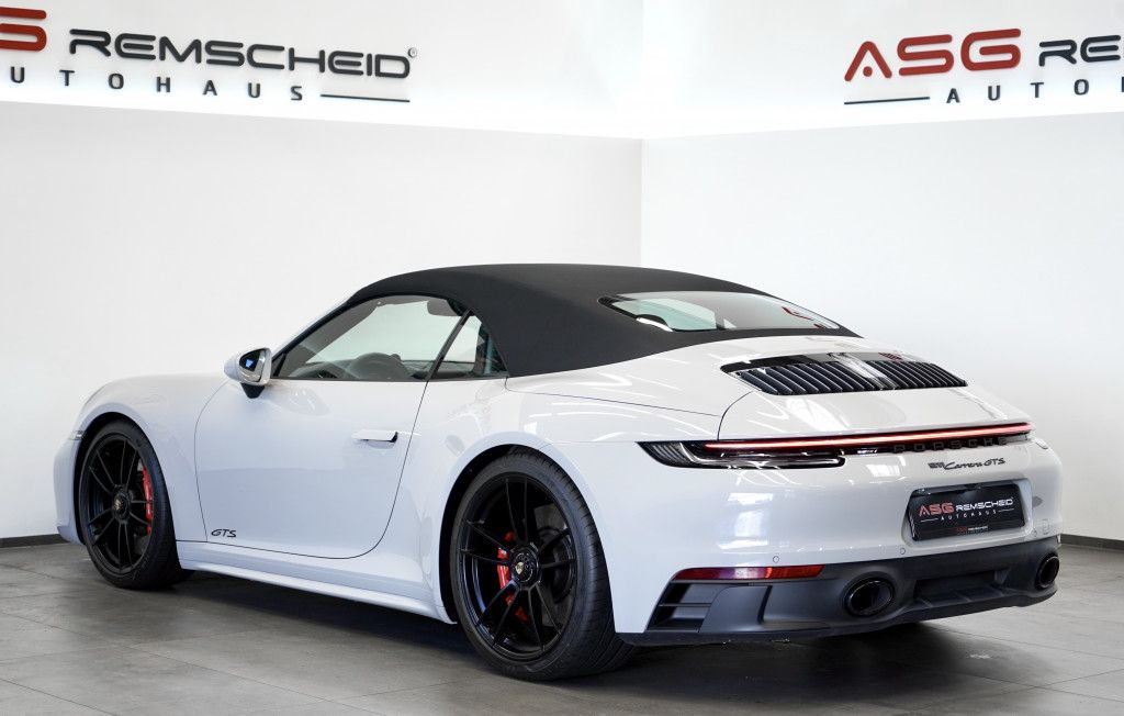 Porsche 992