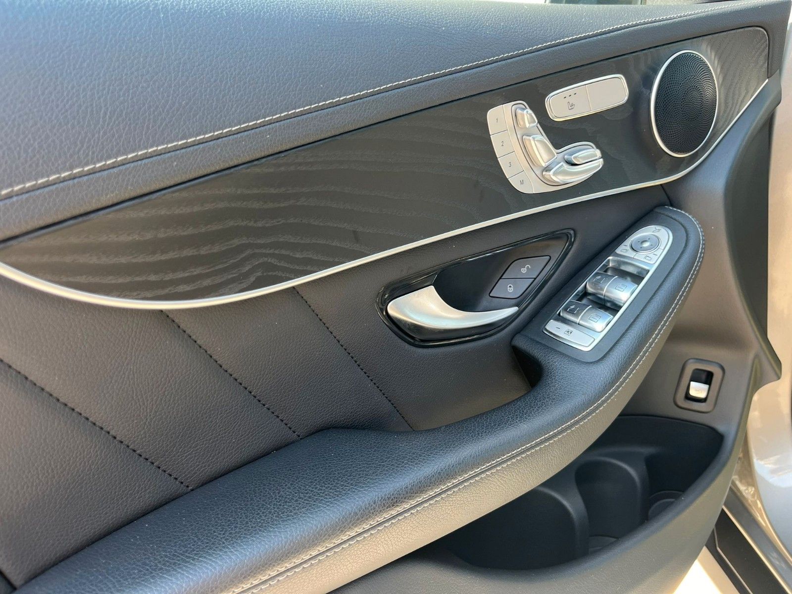 Fahrzeugabbildung Mercedes-Benz GLC 300 GLC -Klasse GLC 300 de 4Matic