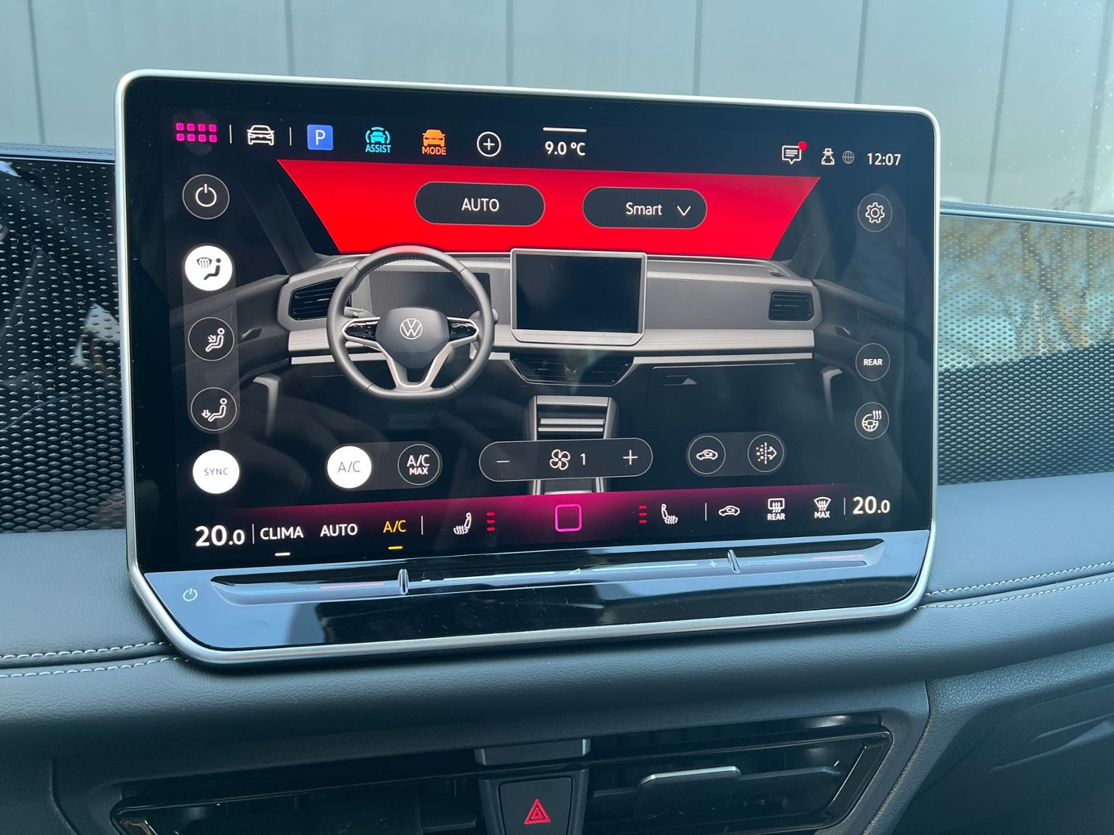 Fahrzeugabbildung Volkswagen Tiguan LIFE 1.5 eTSI DSG *AHK, LED Plus, Kamera,