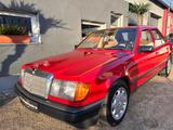 Mercedes-Benz 200 W124 - rote Mercedes-Benz 200