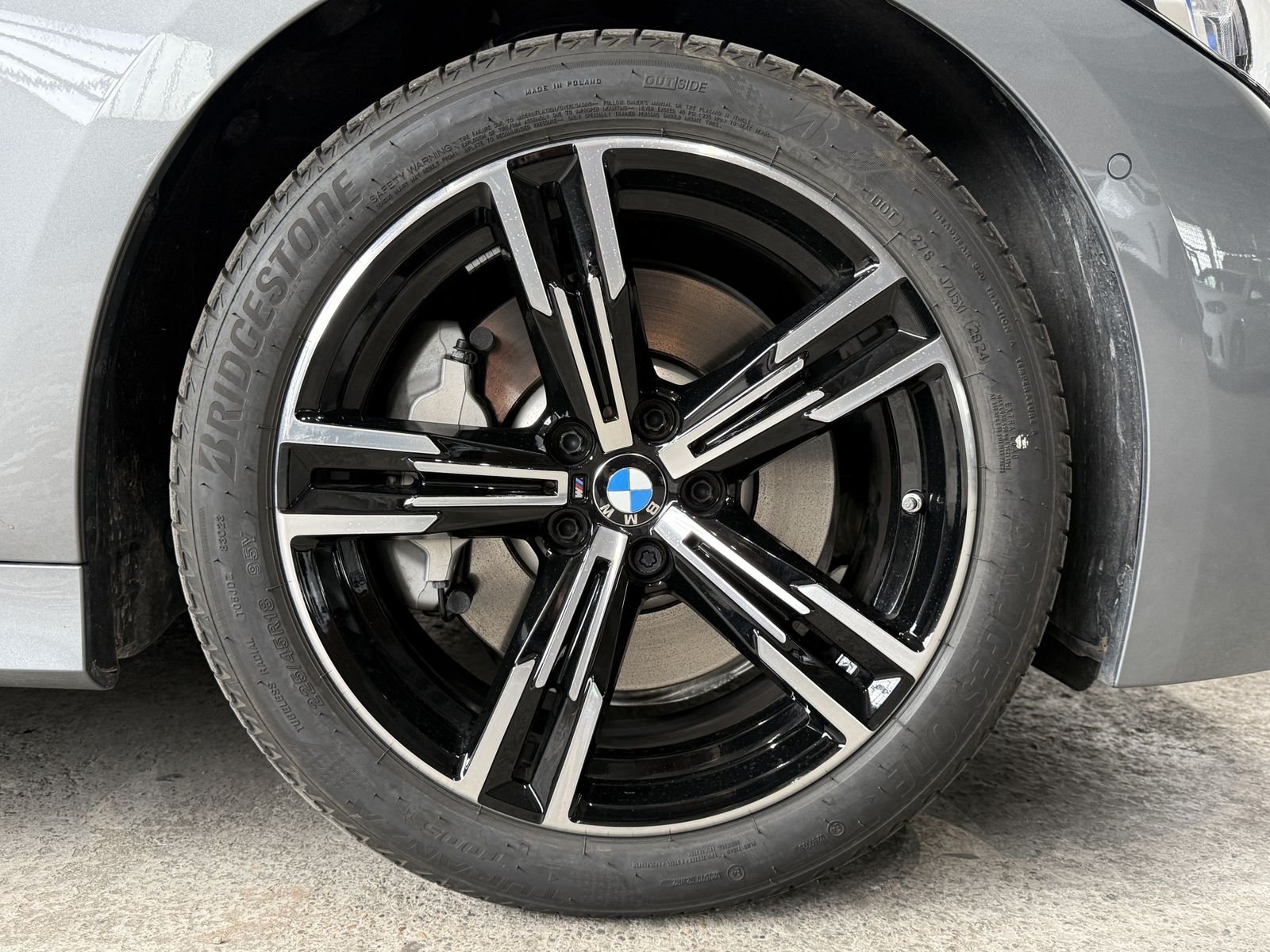 Fahrzeugabbildung BMW 330d xDrive |M Sportpaket |AHK |Driving Assistan
