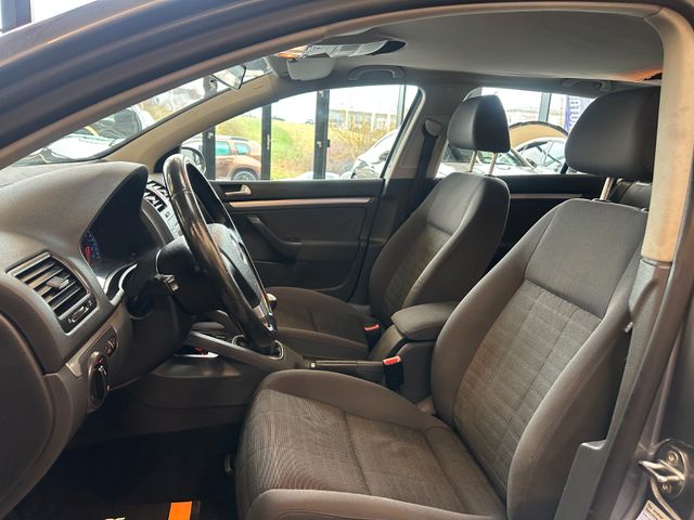 Volkswagen Golf V Lim. Tour *KLIMA*SZHZ*TEMPOMAT*AHK*