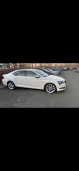 Skoda Škoda Superb ,1,6 Diesel,150PS, DSG 7-Gang - Skoda Superb mit Diesel-Antrieb: Limousine, 1.6