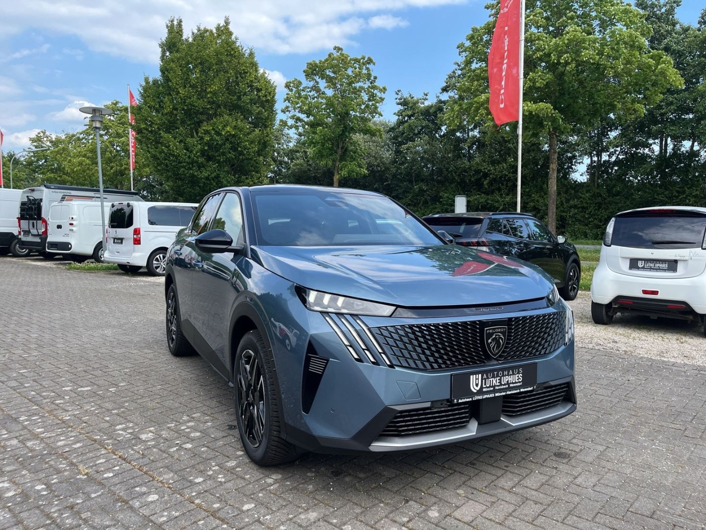 Fahrzeugabbildung Peugeot 3008 GT HYBRID 145 e-DSC6 Navi Memory Sitze ACC