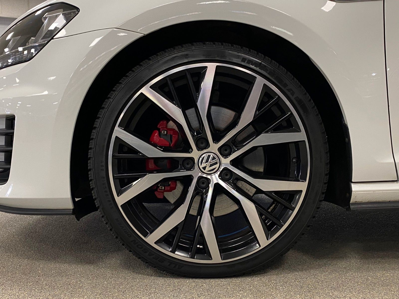 Fahrzeugabbildung Volkswagen Golf 2.0 TDI DSG BMT GTD+DCC+BI-XENON+PANORAMAD+