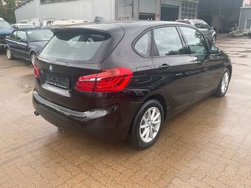 BMW 218 - 6