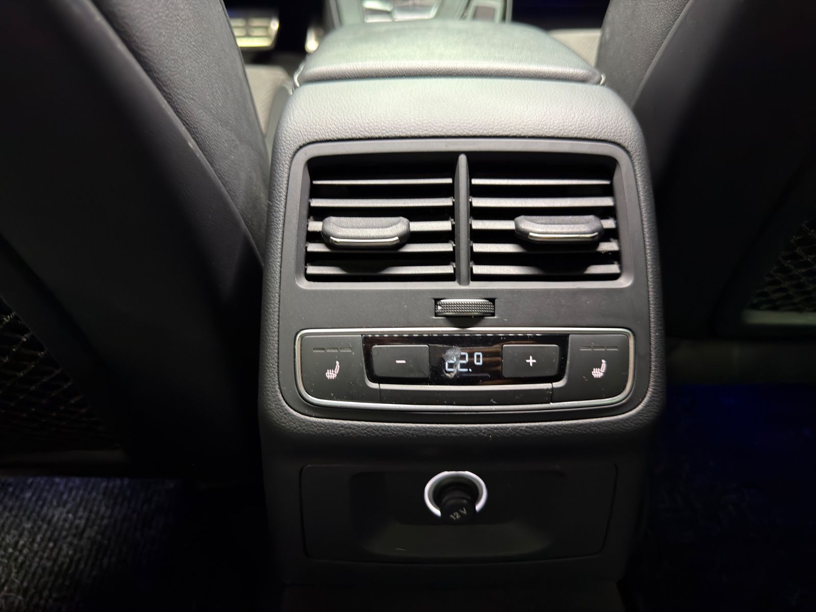Fahrzeugabbildung Audi A4 Avant quattro sport|3xS-LINE|XENON|NAVI|VOLL