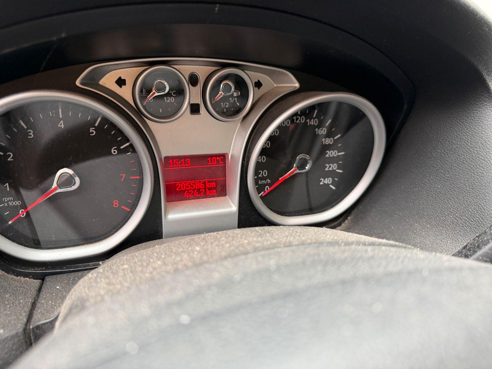 Ford Focus 2010 — photo 6