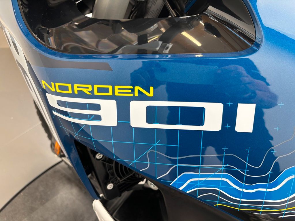 Fahrzeugabbildung Husqvarna NORDEN 901 EXPEDITION *1. HAND *SEHR GEPFLEGT