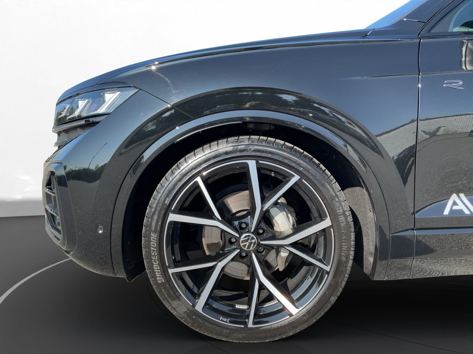 Volkswagen Touareg 3.0 TDI 4MOTION R-Line foto 16