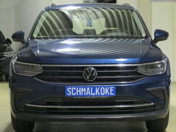 Volkswagen Tiguan - 1