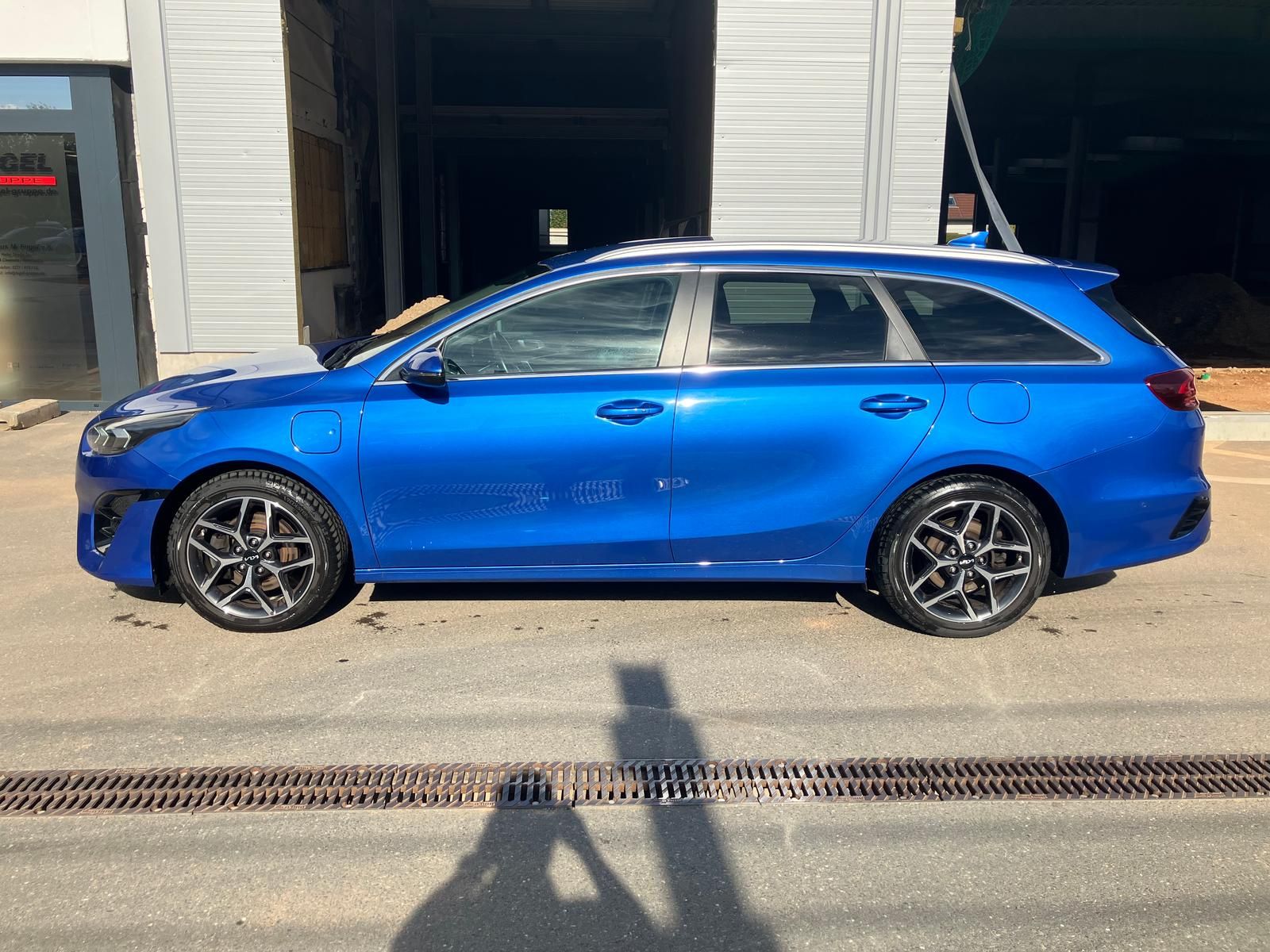 Kia Ceed SW 1.6 PHEV Inspiration NAVI|SHZ|RFK|ACC imagem 3