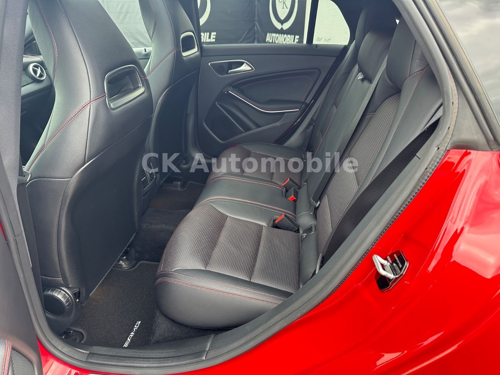 Fahrzeugabbildung Mercedes-Benz CLA 200 Shooting Brake AMG-Line/Night-Paket/LED