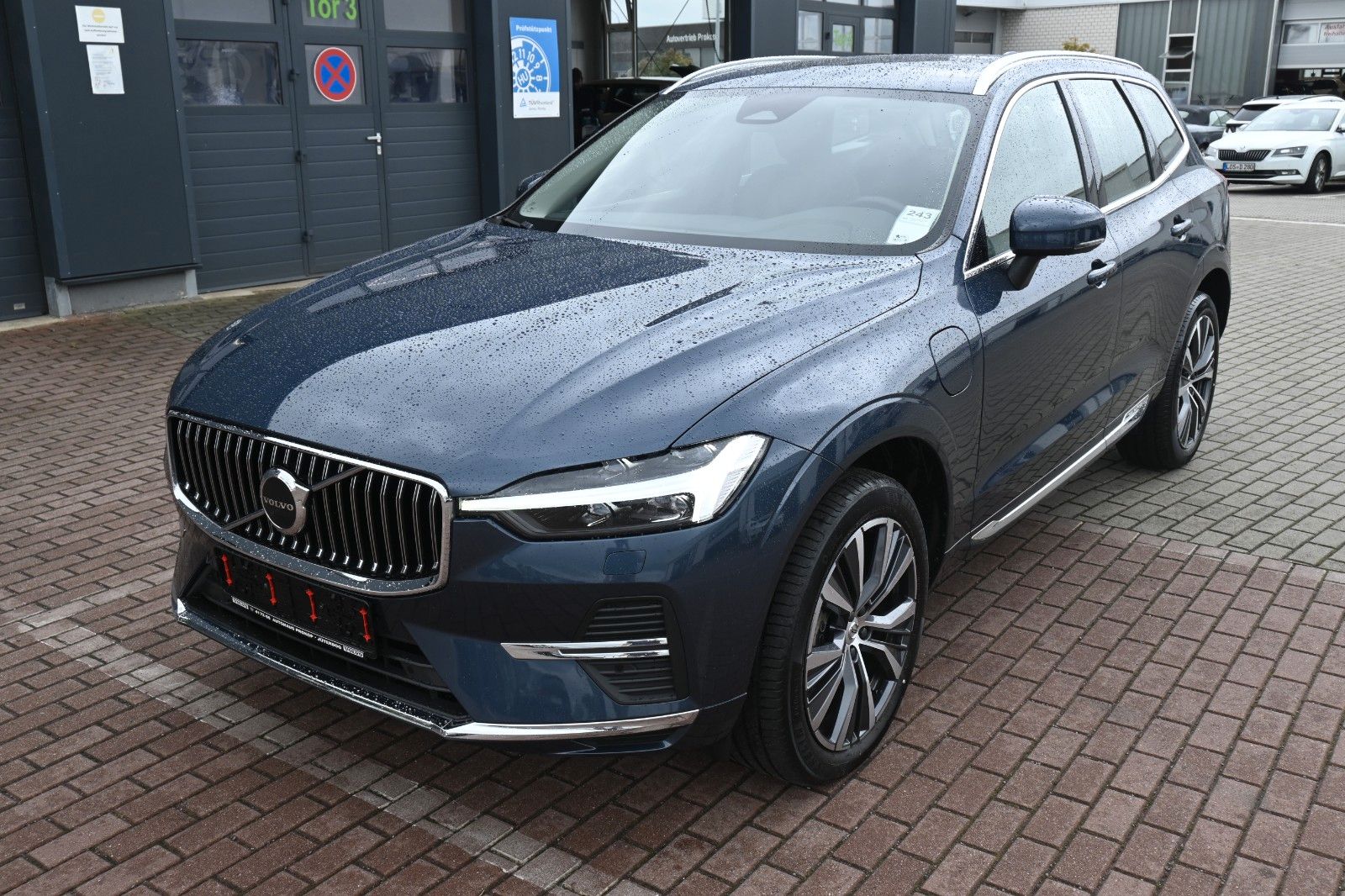 Fahrzeugabbildung Volvo XC60 T8 Inscription PHEV AWD*H&K*STHZG*PANO*