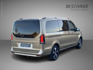 Mercedes V 220 - 2