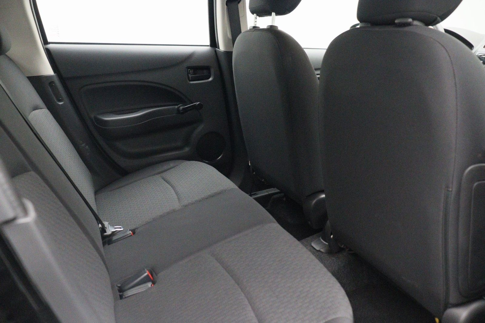 Fahrzeugabbildung Mitsubishi Space Star Edition 100