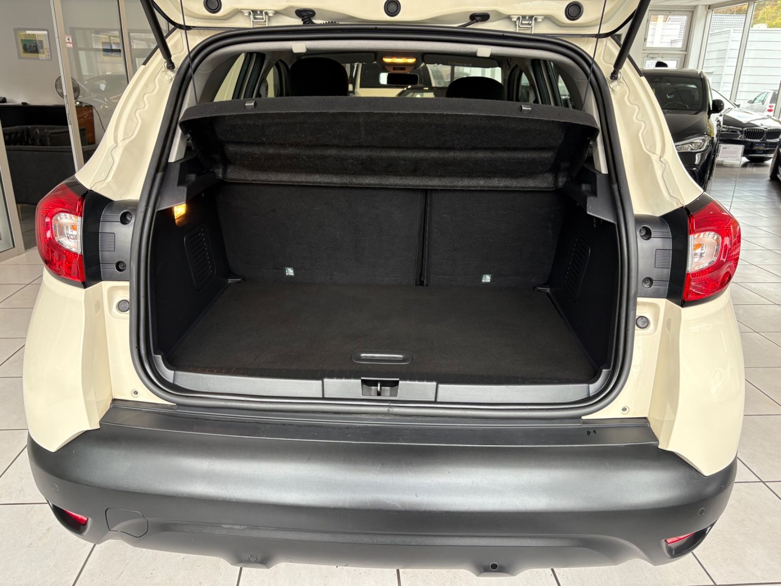 Fahrzeugabbildung Renault Captur Intens *RÜCKFAHRKAMERA*
