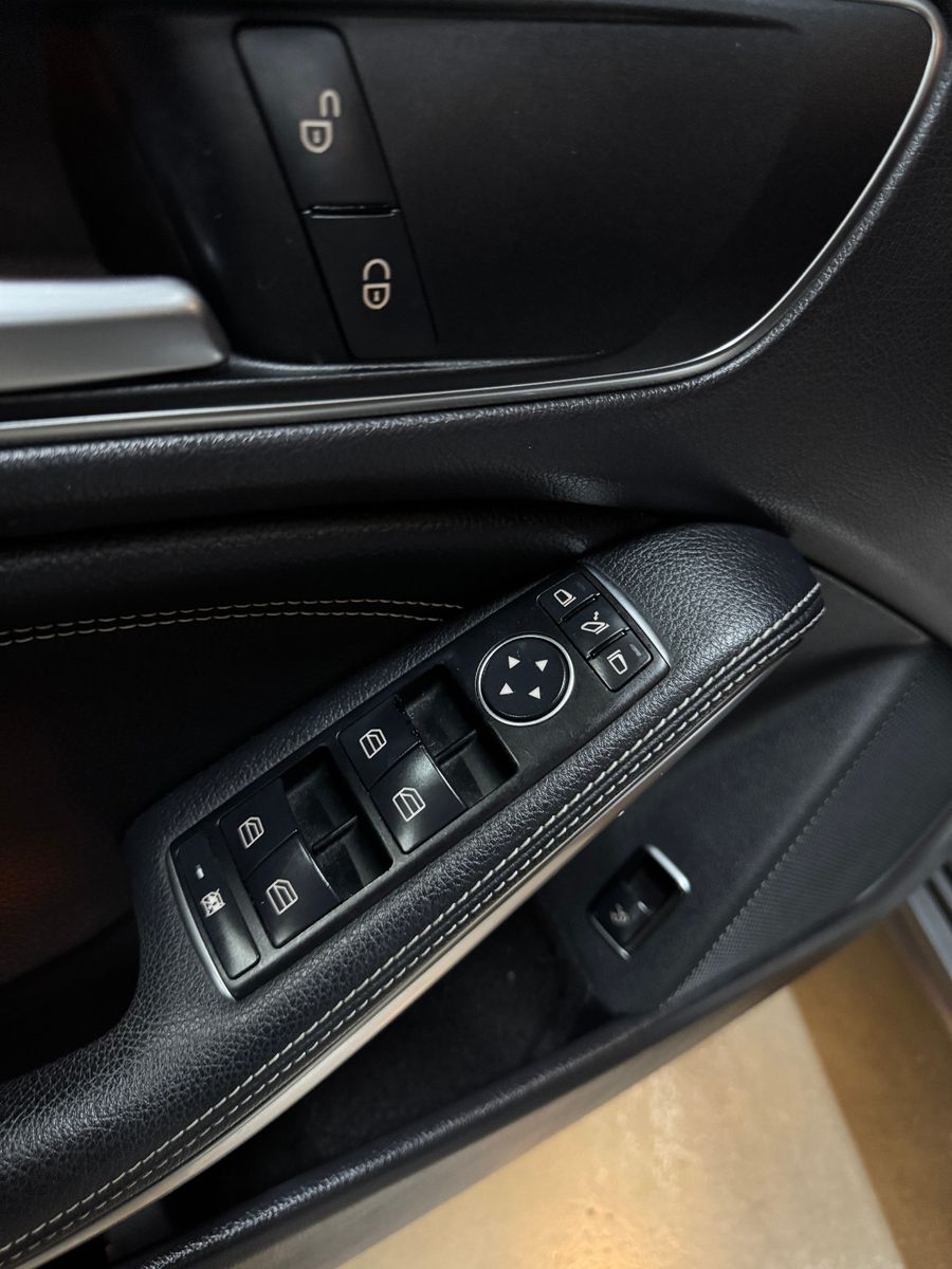 Fahrzeugabbildung Mercedes-Benz CLA 180 Coupe SPORTPAKET URBAN NIGHT NAVI KAMERA