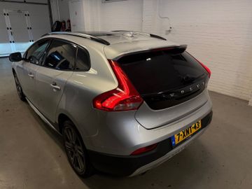 Volvo V40 Cross Country - 2