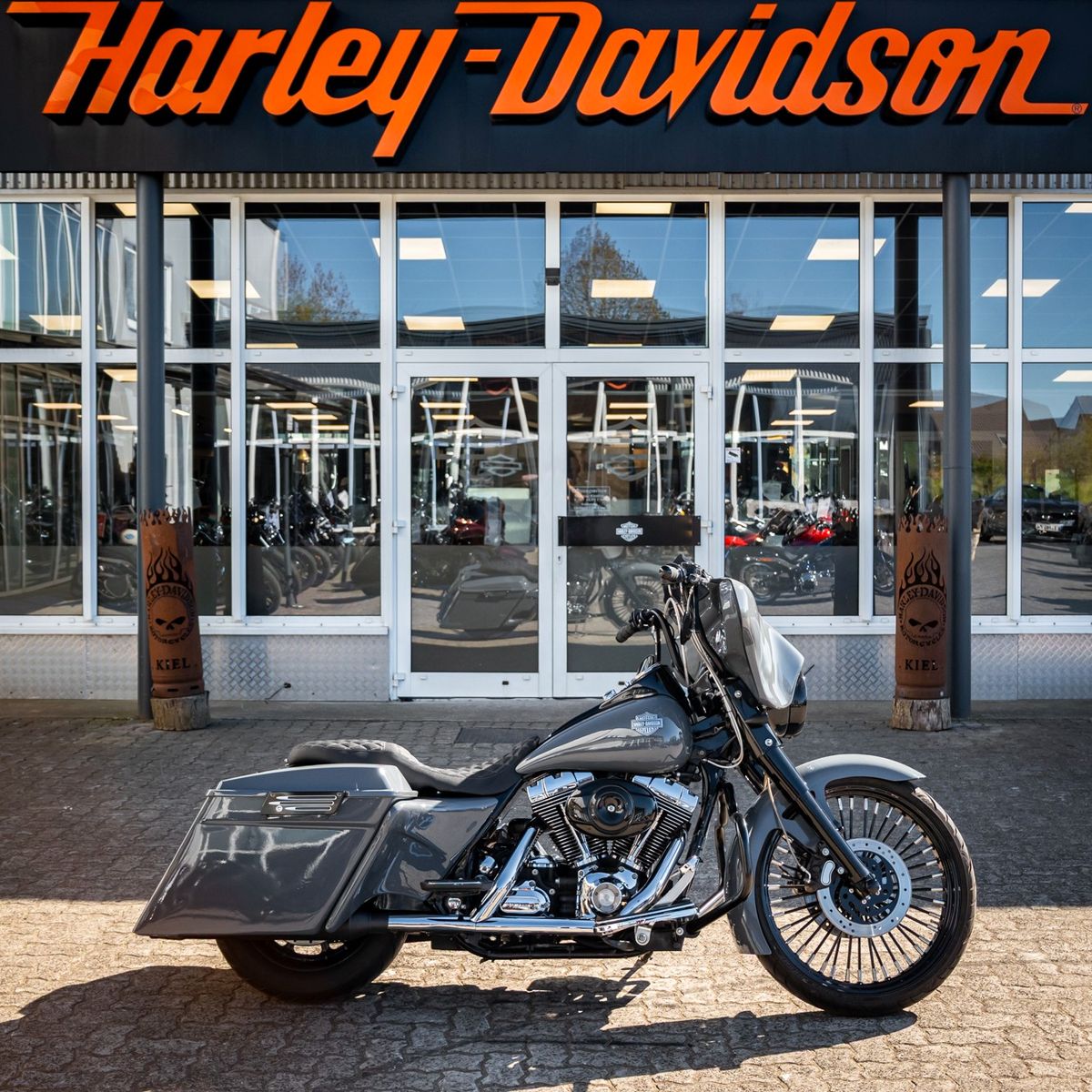 Fahrzeugabbildung Harley-Davidson FLHR ROAD KING  - Fairing - Jekill - 23"Umbau