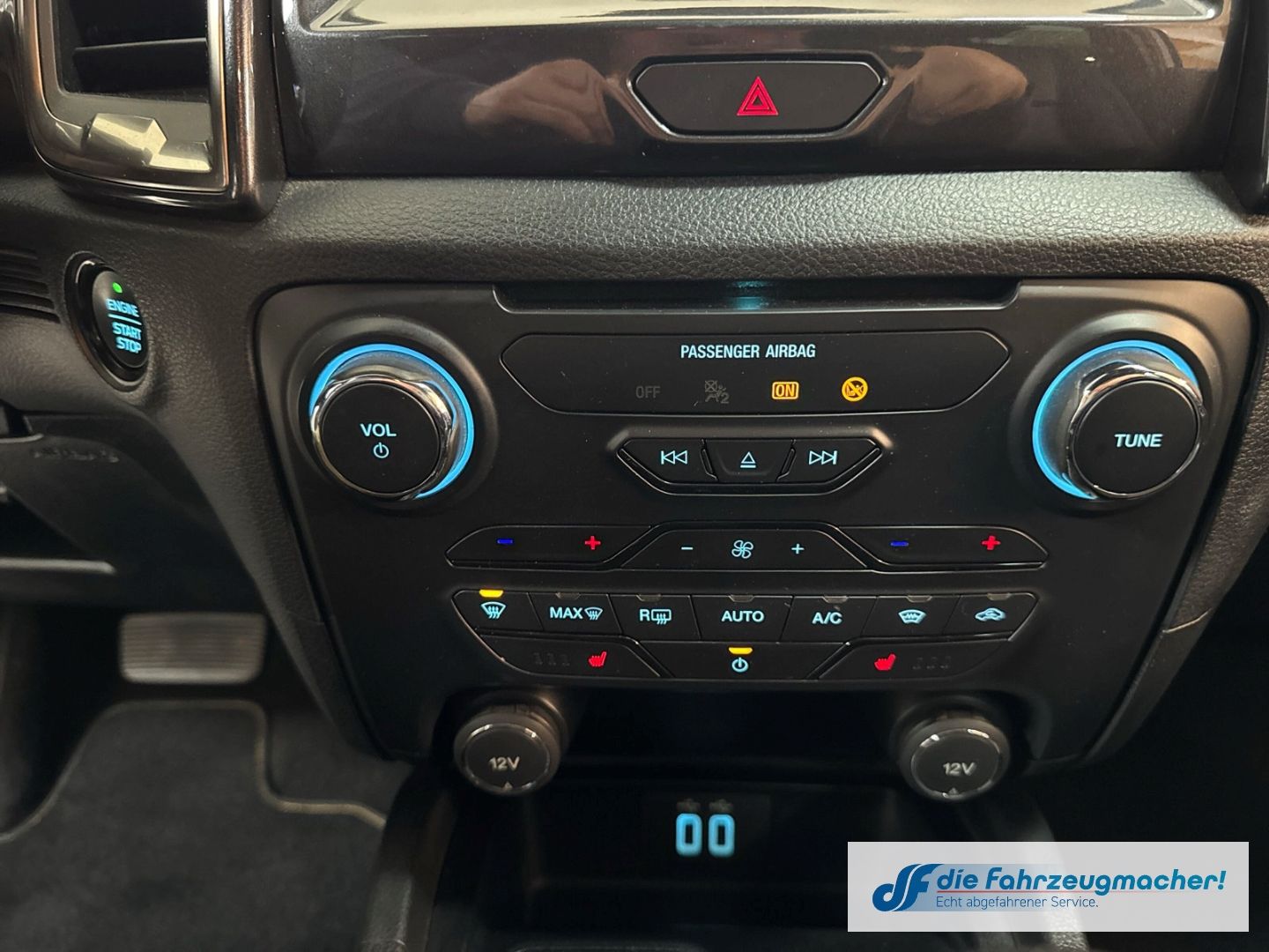 Fahrzeugabbildung Ford Ranger Wildtrak DOKA 212PS 4x4 AHK Navi Leder LE