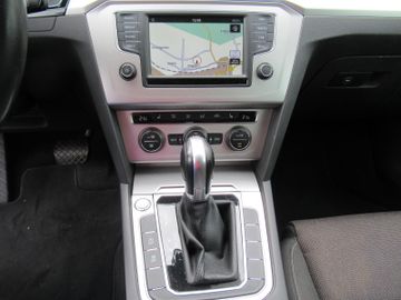 Volkswagen Passat - 12