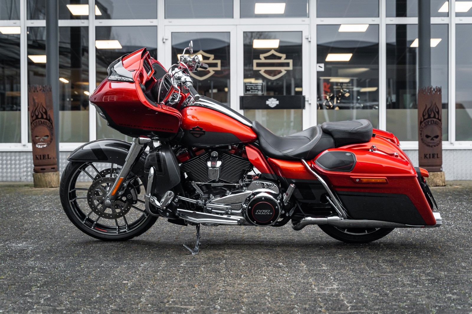 Fahrzeugabbildung Harley-Davidson FLTRXSE CVO ROAD GLIDE 117 CUI - JEKILL&HYDE -
