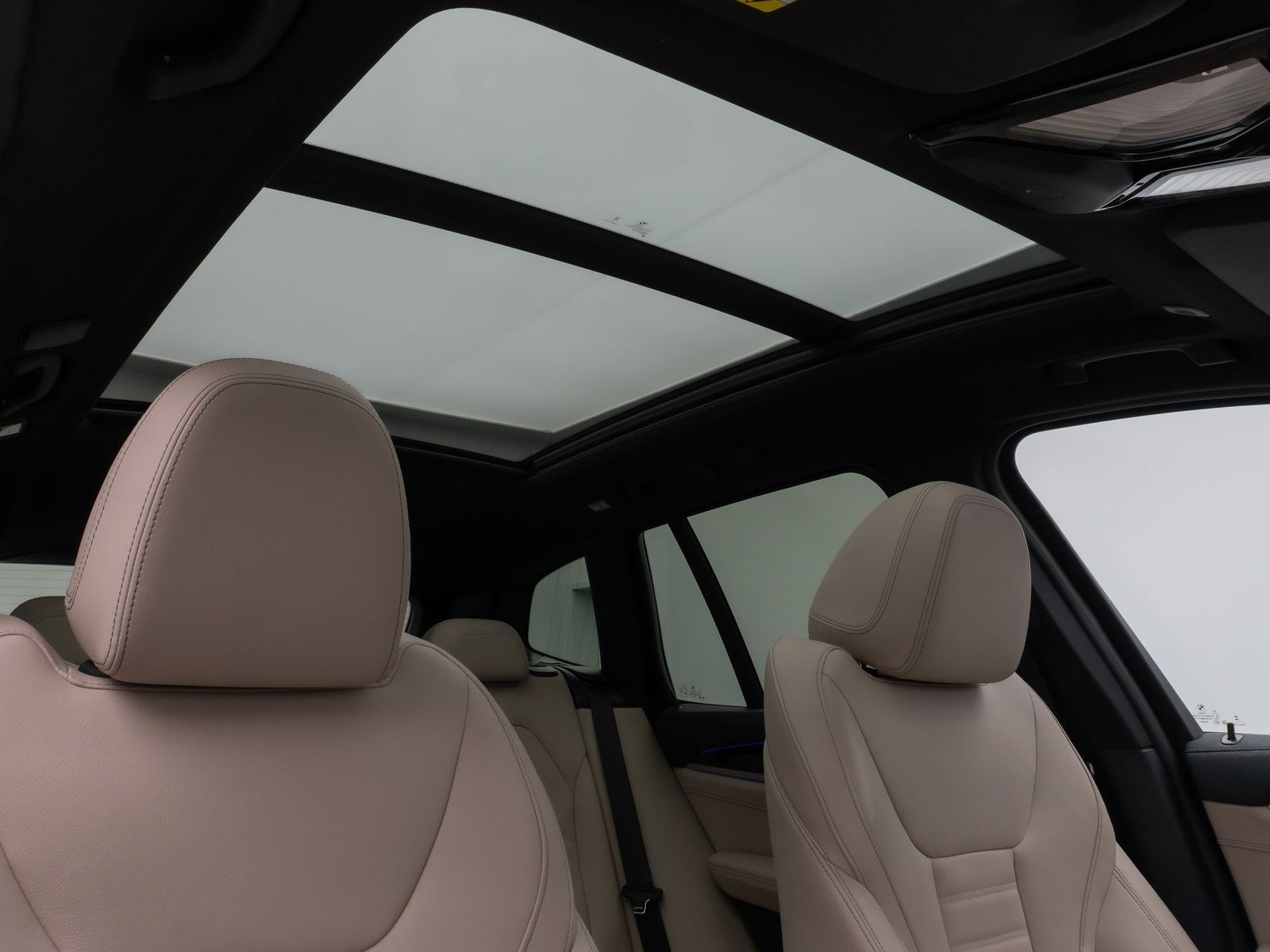 Fahrzeugabbildung BMW X3 M40i  Panorama Kamera HUD DAB H/K Komfort 20"