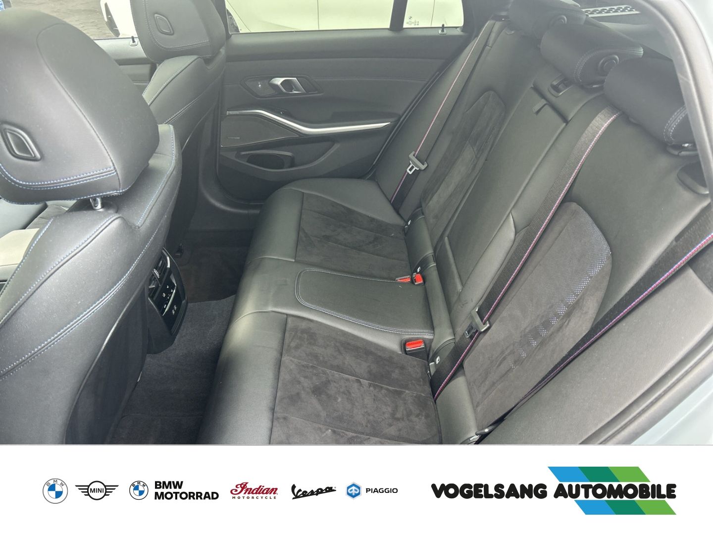Fahrzeugabbildung BMW M340i xDrive Touring,Panodach,H&KSound,HeadUp,RF