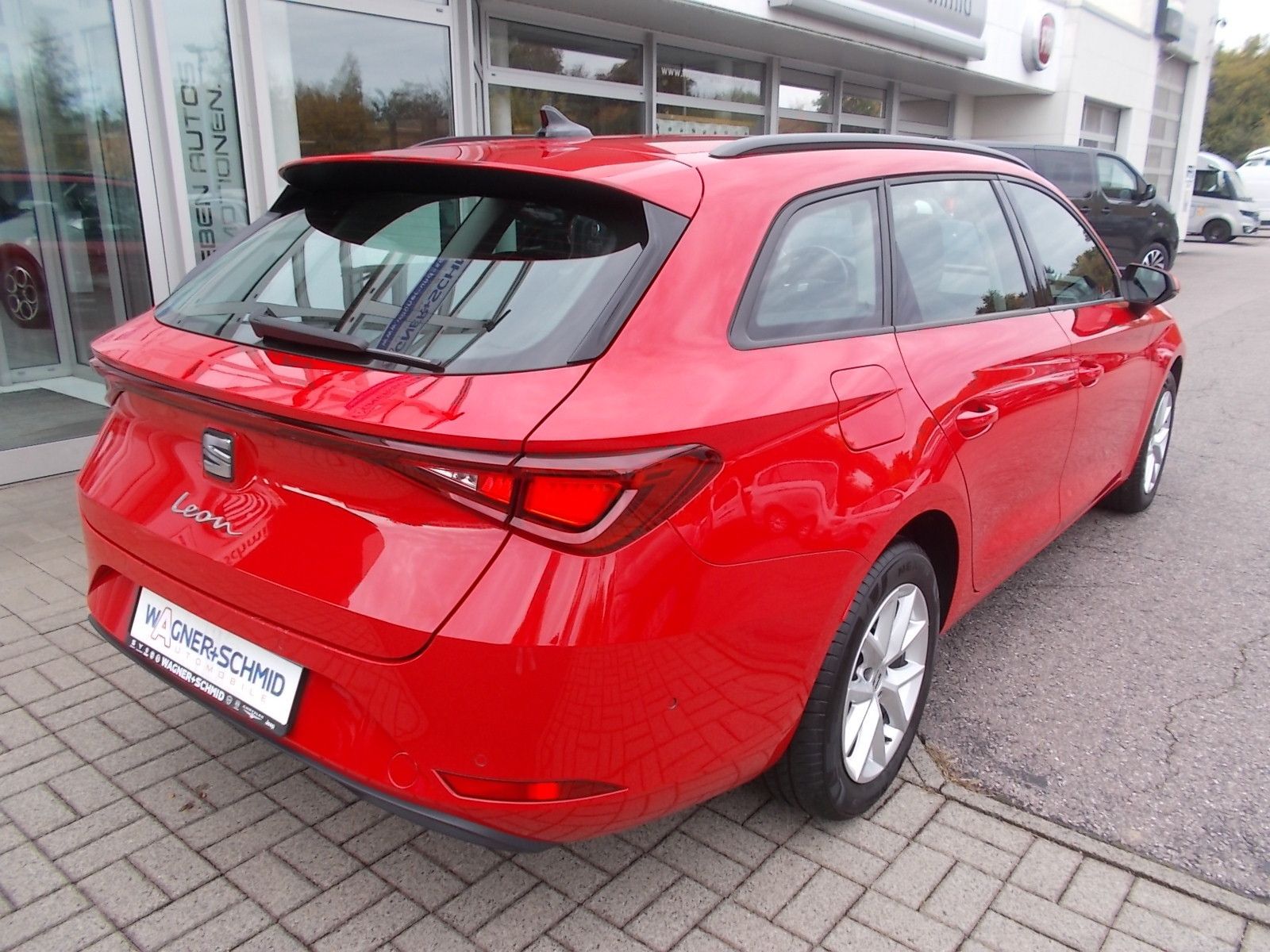 Fahrzeugabbildung SEAT Leon Sportstourer Style 1.0 TSI + LED + LM