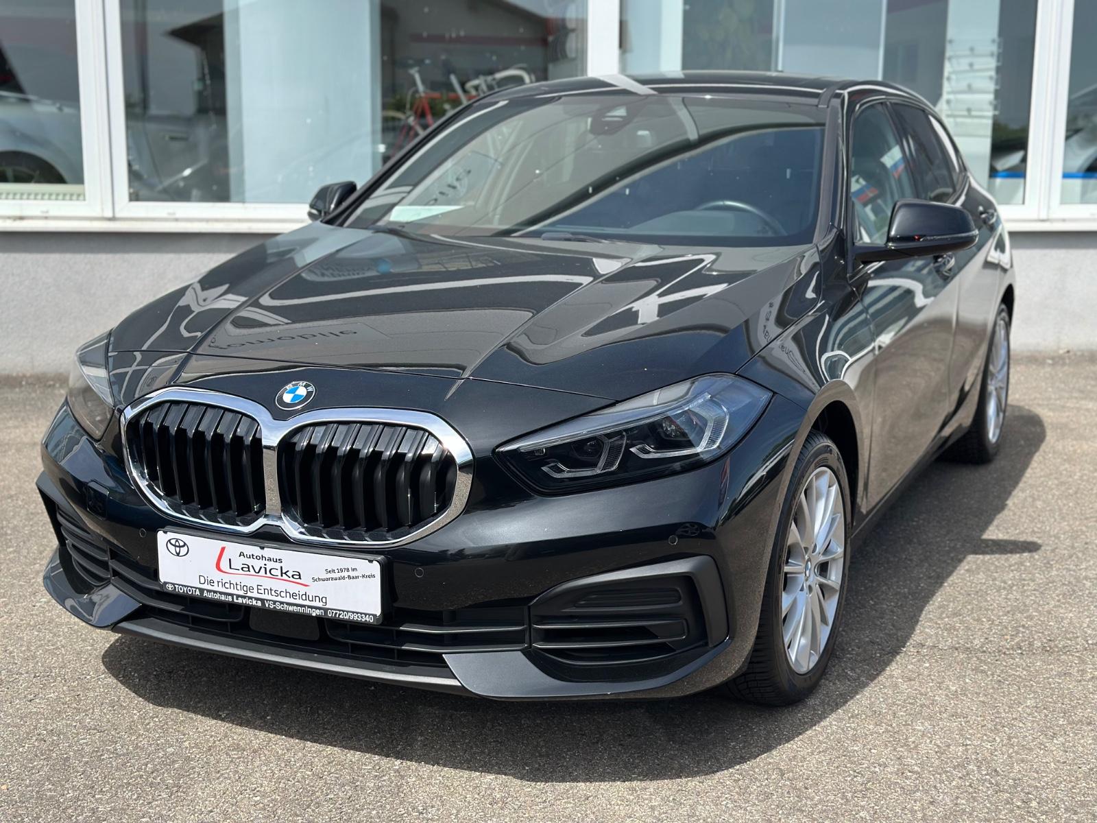 BMW 120 i Limousine Advantage | Schiebedach | Navi