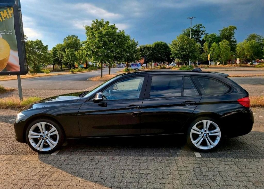 Image of BMW 320