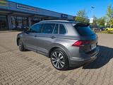 Volkswagen Tiguan 2.0 TDI  R-Line 140kW DSG 4MOT 8 Reifen - VW Tiguan Gebrauchtwagen in Braunschweig