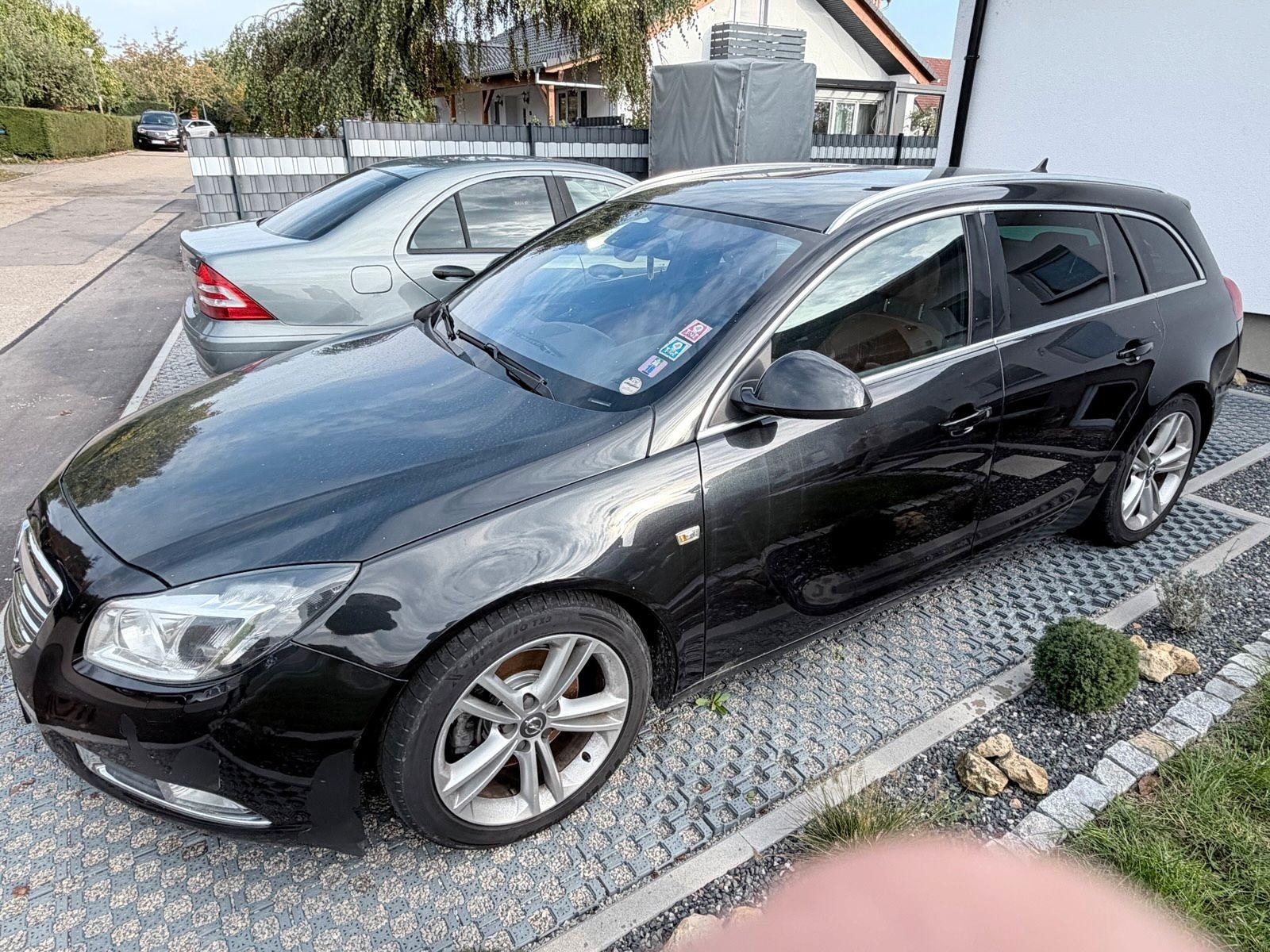 Opel Insignia 2013 — салон
