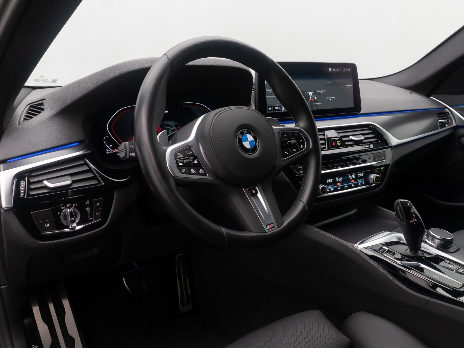 Fahrzeugabbildung BMW 530d M Sport 4xKlima HUD DAB Kamera Laser 18Zoll