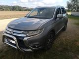 Mitsubishi Outlander 2.2 DI-D  4WD Automati... - Mitsubishi Outlander mit Diesel-Antrieb: Allradantrieb, Geländewagen, Automatik, 2.2