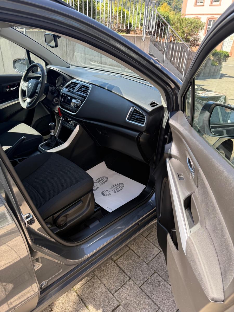 Suzuki SX4 S-Cross Comfort+ACC+AHK+KLIMAA.