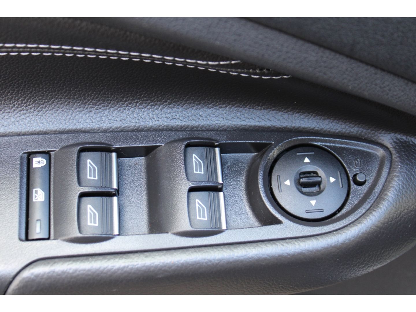 Fahrzeugabbildung Ford Grand C-Max Titanium 7-Sitze Xenon Navi RFK TWA
