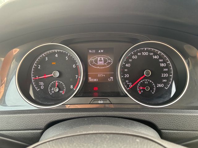 Fahrzeugabbildung Volkswagen Golf VII Variant >Navi/Klima/VW Connect<