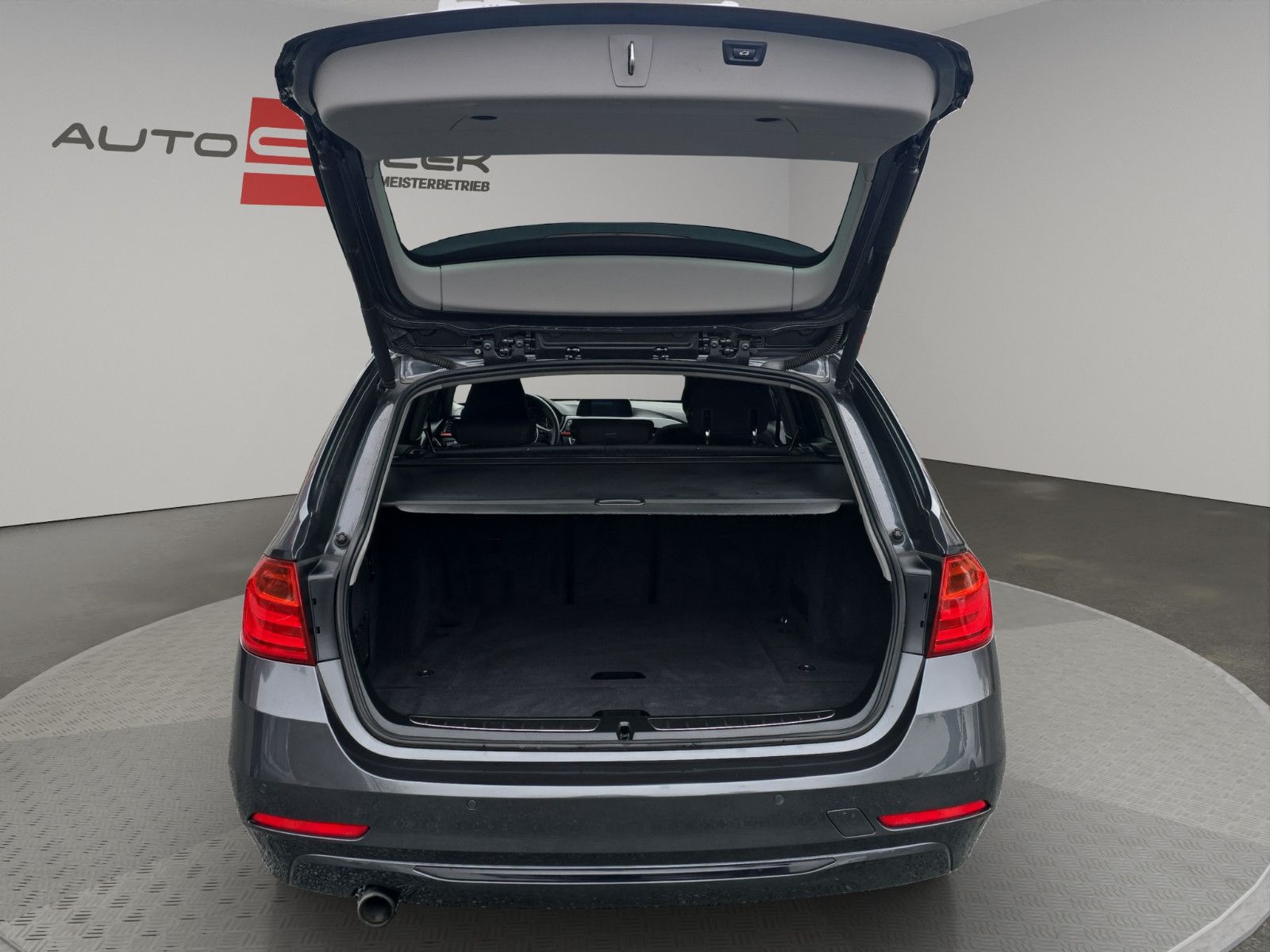 Fahrzeugabbildung BMW 318d Touring Sport Line Navi PDC Elktr.Heckklapp