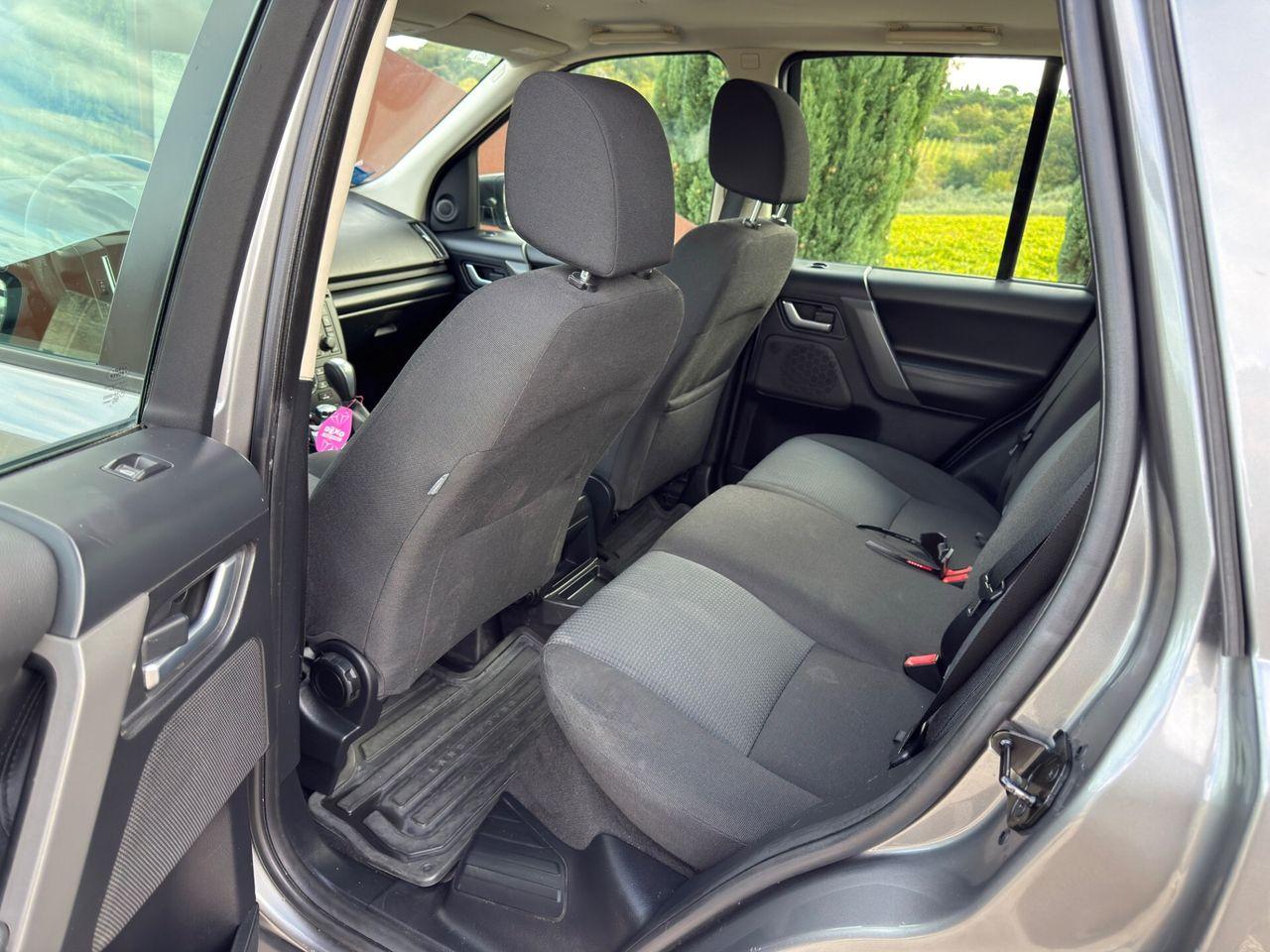 Land Rover Freelander 2012 — photo 11